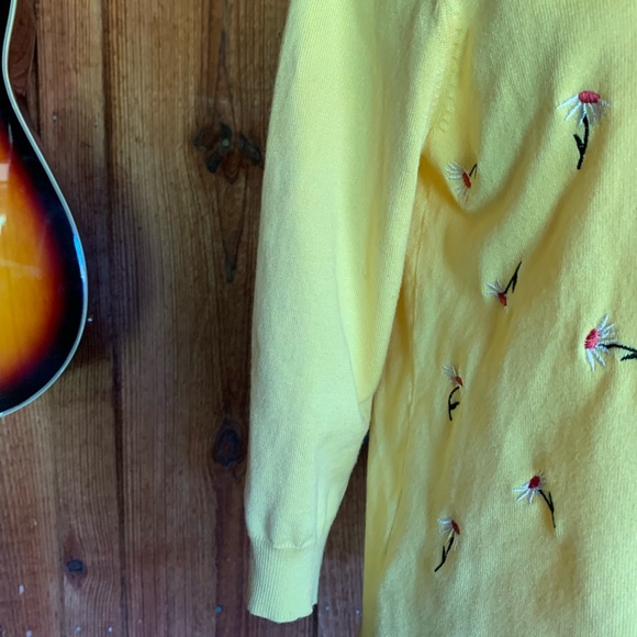 East of 7th Embroidered Flowers Yellow Open Cardigan Size L 3/4 Sleeves - Picture 3 of 11